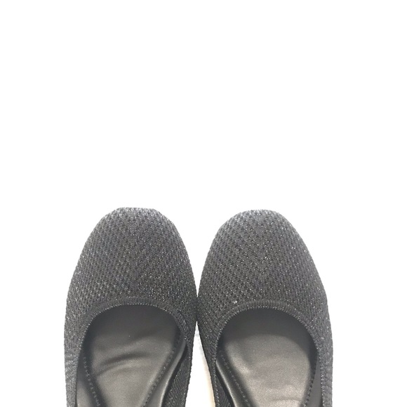 Modern Chic & Comfy Black Step•N•Flex Ballet Flats - Picture 9 of 15